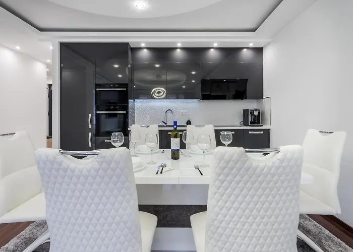 Kiraly 44 Luxury With Free Parking