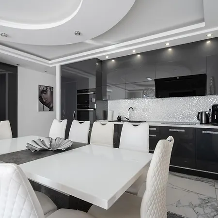 Apartment Kiraly 44 Luxury With Free Parking