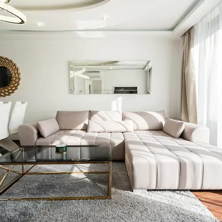 Apartment Kiraly 44 Luxury With Free Parking