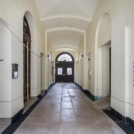 Kiraly 44 Luxury With Free Parking Apartmán *
