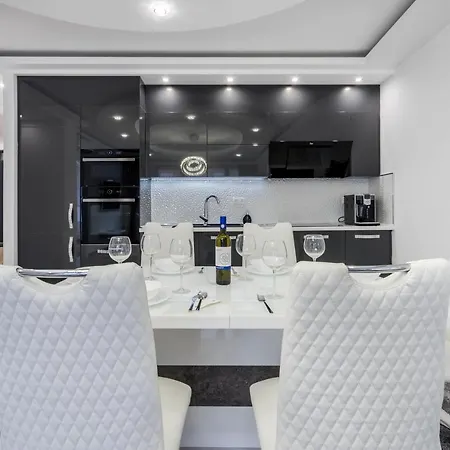 Kiraly 44 Luxury With Free Parking