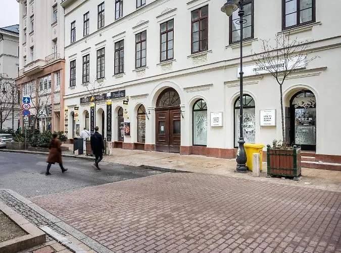 Kiraly 44 Luxury With Free Parking Apartament