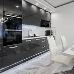 Kiraly 44 Luxury With Free Parking * بودابست