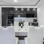 Kiraly 44 Luxury With Free Parking
